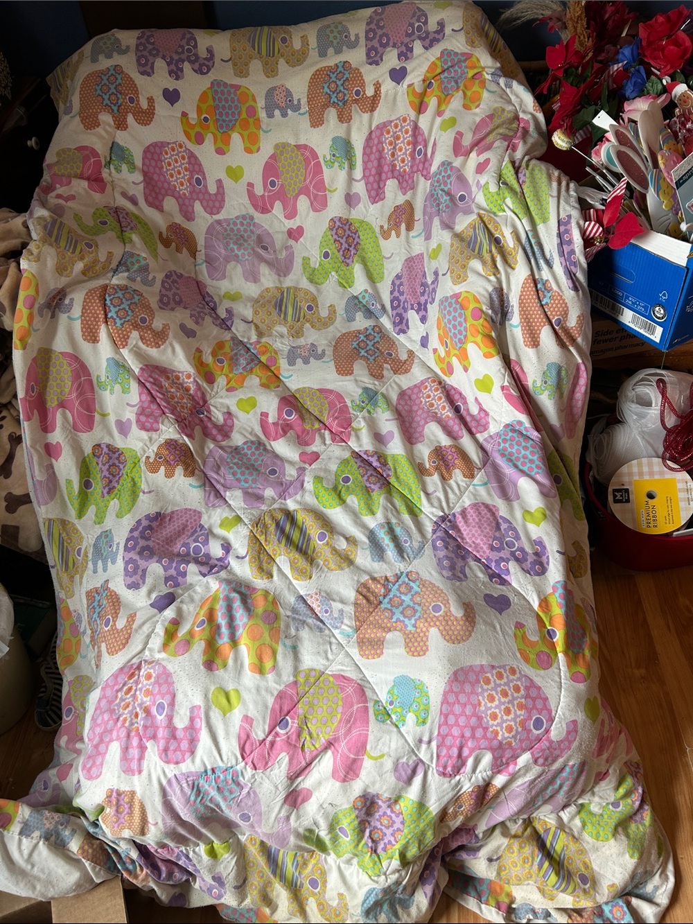 Kids Elephant Print Comforter in Multicolor Pastels